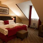 Red Baron & Restaurant 4*
