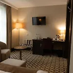 Red Baron & Restaurant 4*
