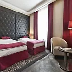 Red Baron & Restaurant Hotel 4*