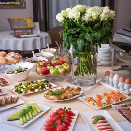 Red Baron Hotel&restaurant Hotel 4*