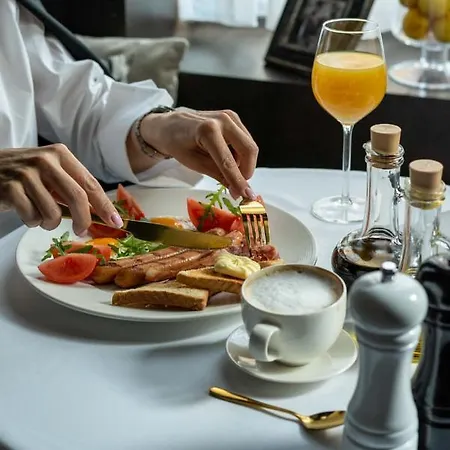 Red Baron Hotel&restaurant Hotel 4*