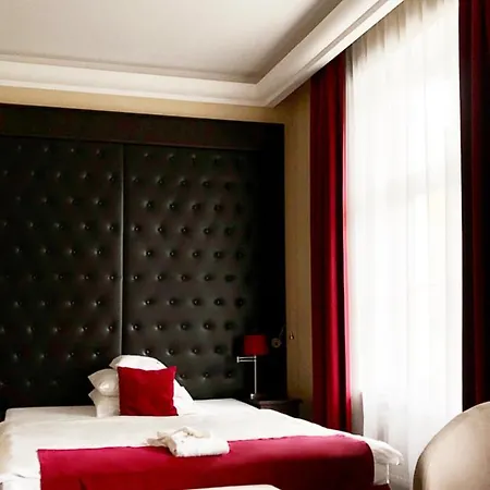 Hotel Red Baron & Restaurant 4*