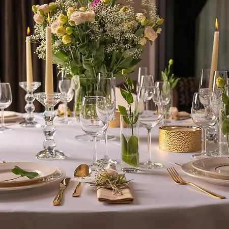 Red Baron Hotel&restaurant Świdnica