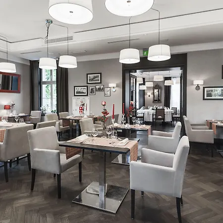 Red Baron & Restaurant 4* شفيدنيتسا