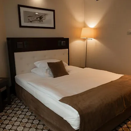 Red Baron & Restaurant 4* Świdnica