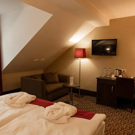 Red Baron & Restaurant Hotel Świdnica