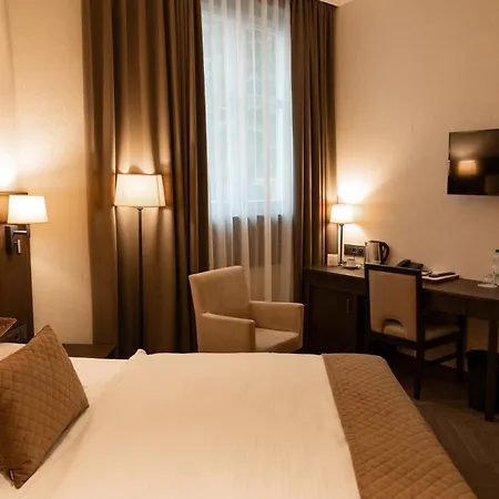 Red Baron & Restaurant Hotel