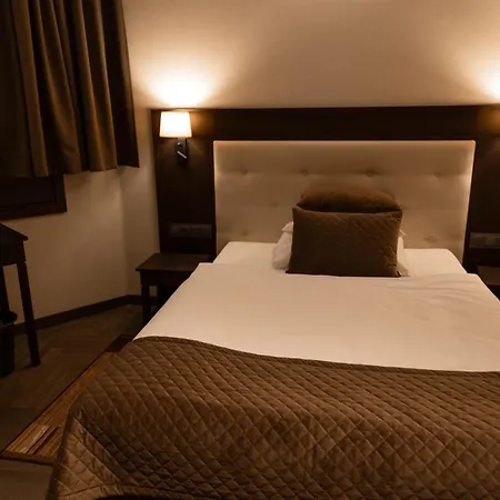 Red Baron & Restaurant Hotel 4*