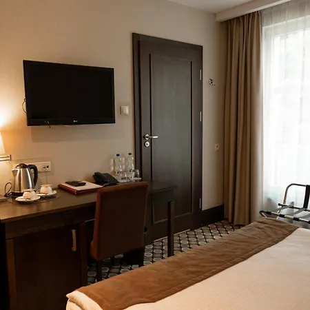 Red Baron & Restaurant Hotel Świdnica