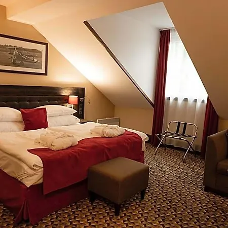 Red Baron & Restaurant 4* Świdnica