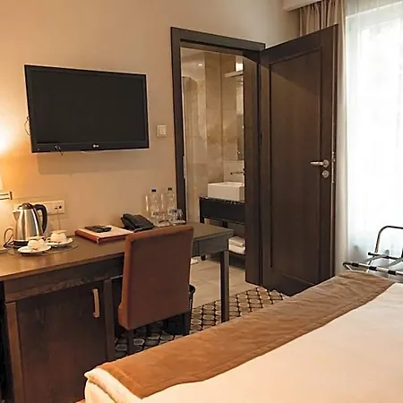 Red Baron & Restaurant Hotel 4*