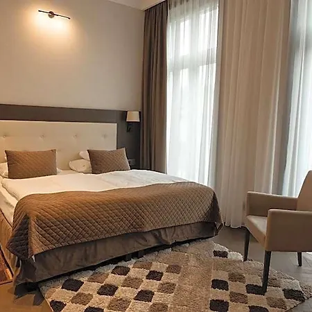 Red Baron & Restaurant Hotel 4*