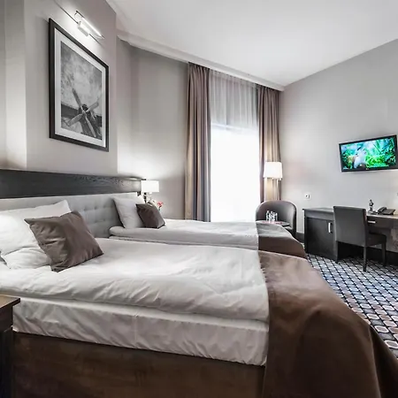 Hotel Red Baron Hotel&restaurant 4*