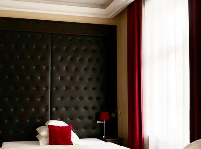 Hotel Red Baron & Restaurant 4*