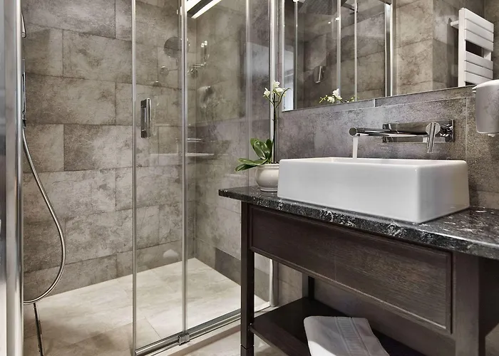 Red Baron & Restaurant Hotel