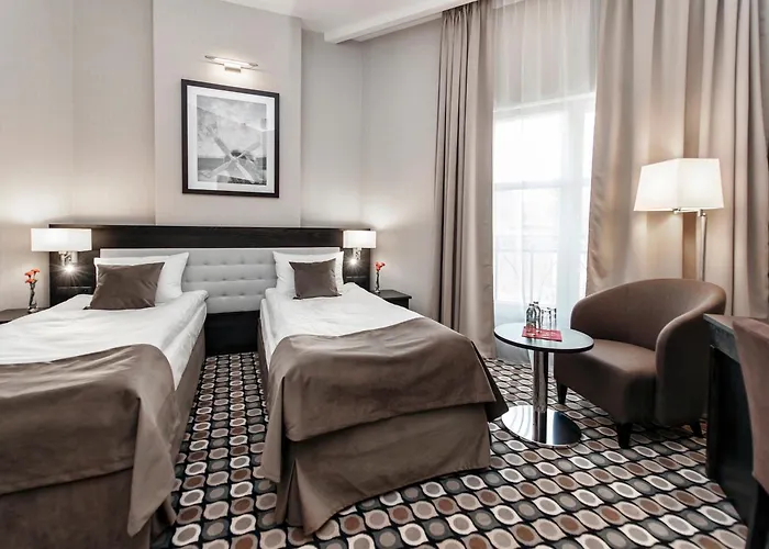 Red Baron & Restaurant Hotel 4*