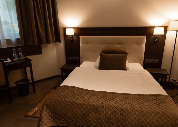 Red Baron & Restaurant Hotel 4*