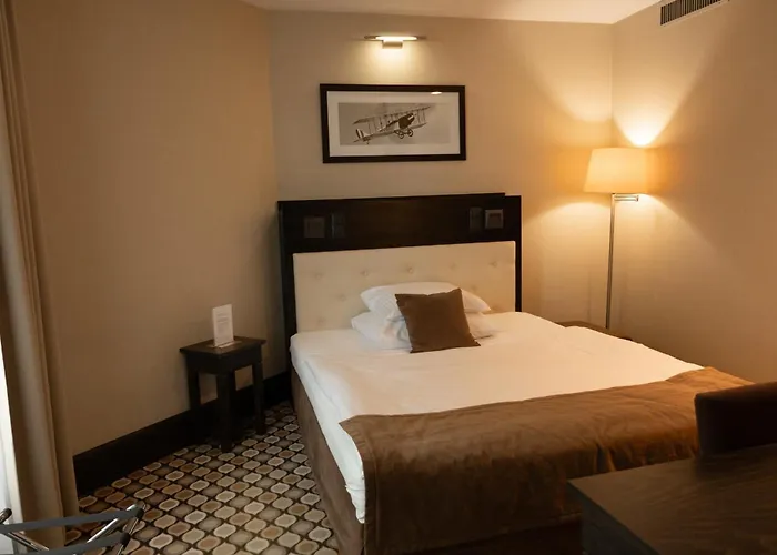 Red Baron & Restaurant 4* Świdnica