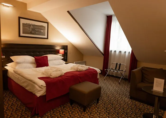 Red Baron & Restaurant 4*