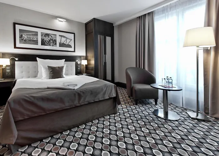 Red Baron & Restaurant Hotel Świdnica