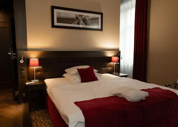 Red Baron & Restaurant Hotel