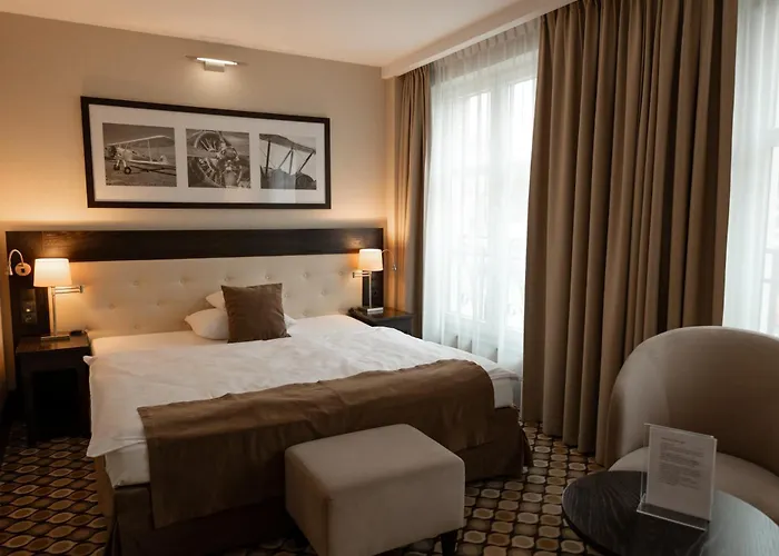 Red Baron & Restaurant Hotel