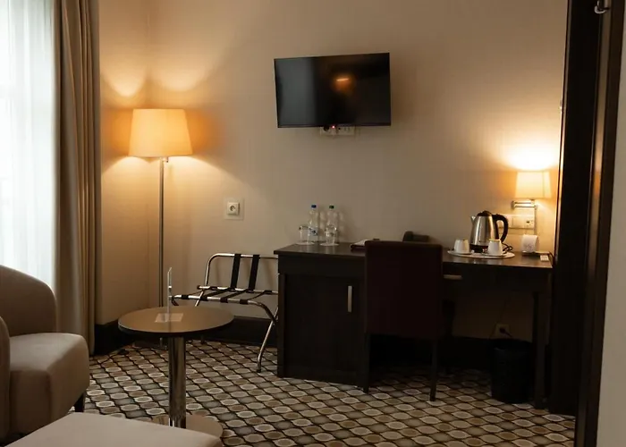 Red Baron & Restaurant 4*