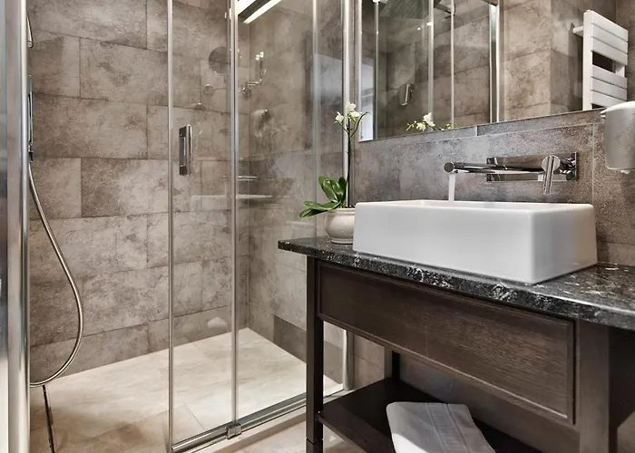 Red Baron & Restaurant 4* Świdnica