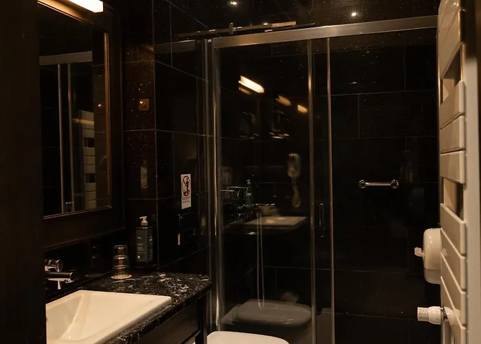 Red Baron & Restaurant Hotel