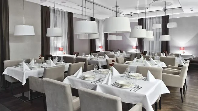 Red Baron & Restaurant Hotel